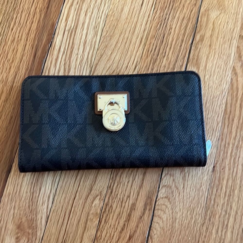 Michael Kors wallet
